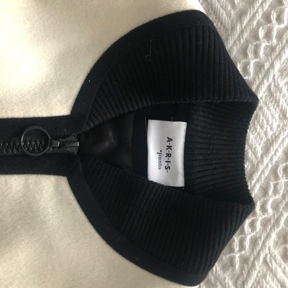 Akris Punto Black and White Zippered Wool Jacket - Picture 7 of 8